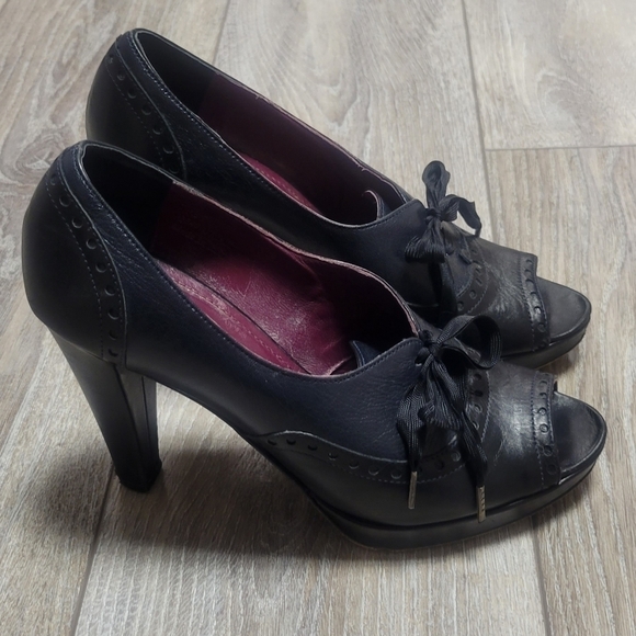 Coach Peep Toe Lace-Up Claudine Black Leather Pumps Size 7.5 - Picture 2 of 12